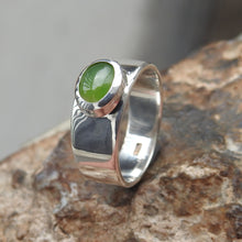 Load image into Gallery viewer, Australian Chrysoprase Ring