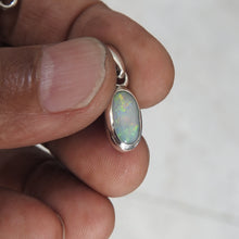 Load image into Gallery viewer, AUSTRALIAN OPAL PENDANT