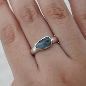 AUSTRALIAN OPAL RING