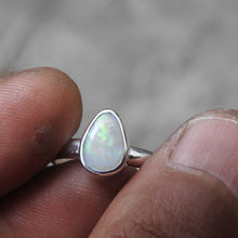 Load image into Gallery viewer, Mintabie Opal