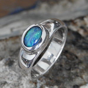 AUSTRALIAN OPAL RING