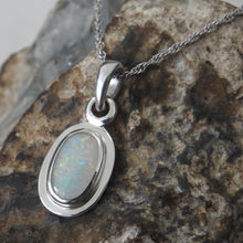 Load image into Gallery viewer, AUSTRALIAN OPAL PENDANT