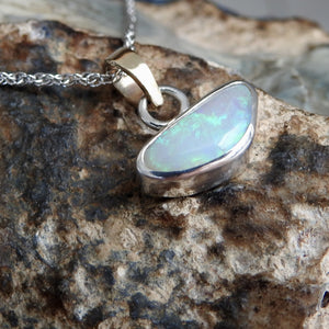 AUSTRALIAN OPAL PENDANT