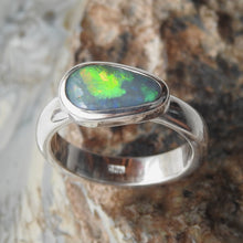 Load image into Gallery viewer, AUSTRALIAN OPAL RING