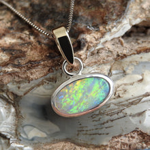Load image into Gallery viewer, AUSTRALIAN OPAL PENDANT