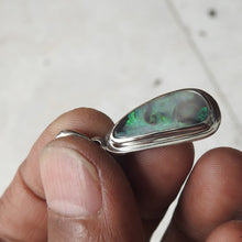 Load image into Gallery viewer, AUSTRALIAN OPAL PENDANT