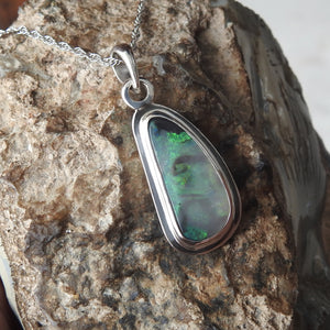 AUSTRALIAN OPAL PENDANT