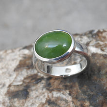 Load image into Gallery viewer, Australian Chrysoprase  Ring