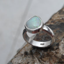 Load image into Gallery viewer, AUSTRALIAN OPAL RING