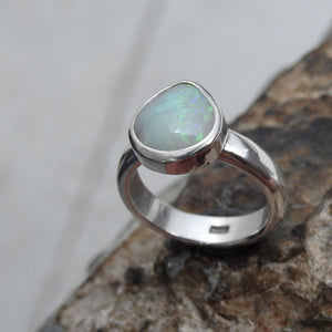 AUSTRALIAN OPAL RING