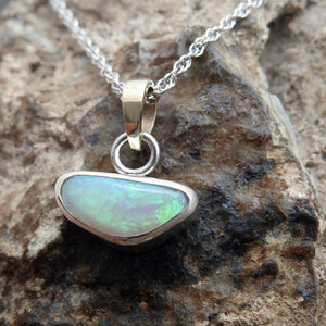 AUSTRALIAN OPAL PENDANT