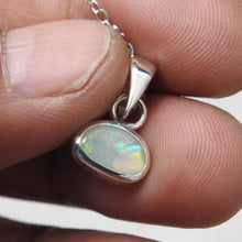 Load image into Gallery viewer, AUSTRALIAN OPAL PENDANT