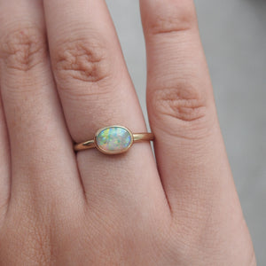 AUSTRALIAN OPAL RING