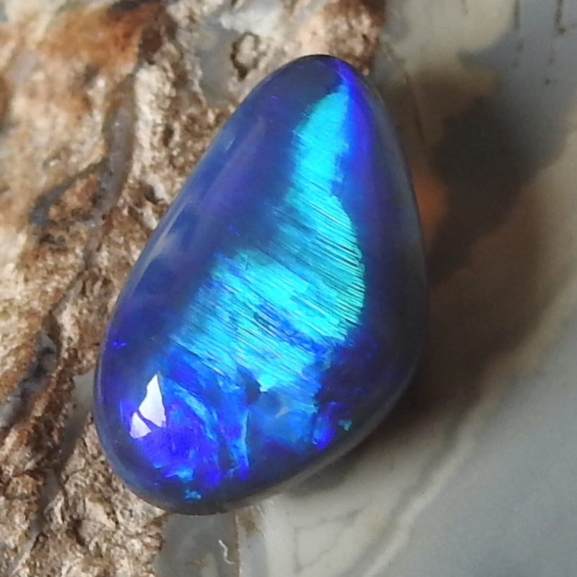 AUSTRALIAN OPAL