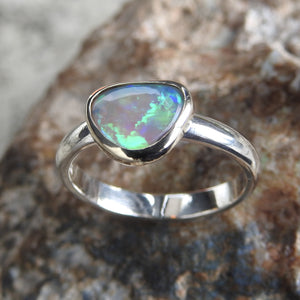 AUSTRALIAN OPAL RING