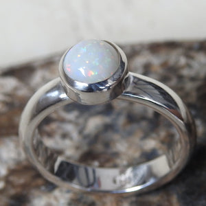 WHITE OPAL RING