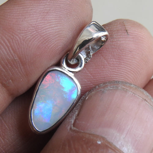 AUSTRALIAN OPAL PENDANT