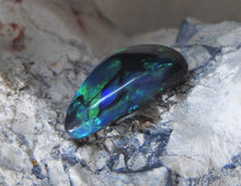 Load image into Gallery viewer, Australian Opal