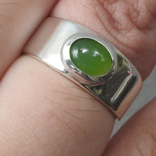 Load image into Gallery viewer, Australian Chrysoprase Ring