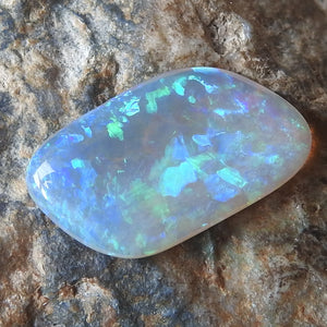 AUSTRALIAN CRYSTAL OPAL