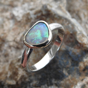 AUSTRALIAN OPAL RING