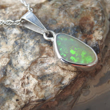 Load image into Gallery viewer, LIGHTNING RIDGE OPAL