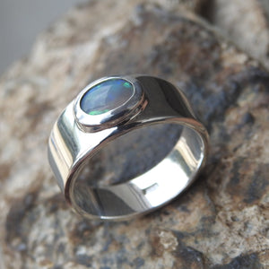 AUSTRALIAN OPAL RING