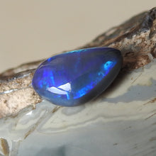 Load image into Gallery viewer, Australian opal