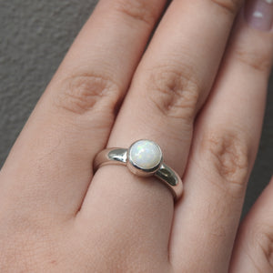 WHITE OPAL RING