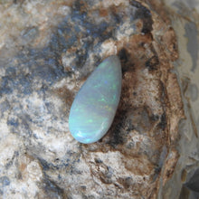 Load image into Gallery viewer, Lightning Ridge Opal