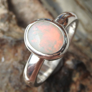 AUSTRALIAN OPAL RING