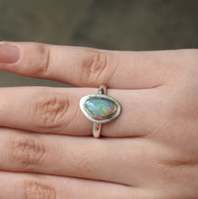 Load image into Gallery viewer, Solid Lightning Ridge Crystal Opal Ring