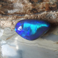 Load image into Gallery viewer, Lightning Ridge Opal