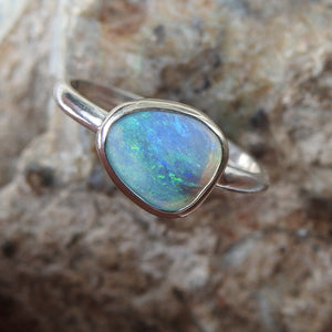 AUSTRALIAN OPAL RING