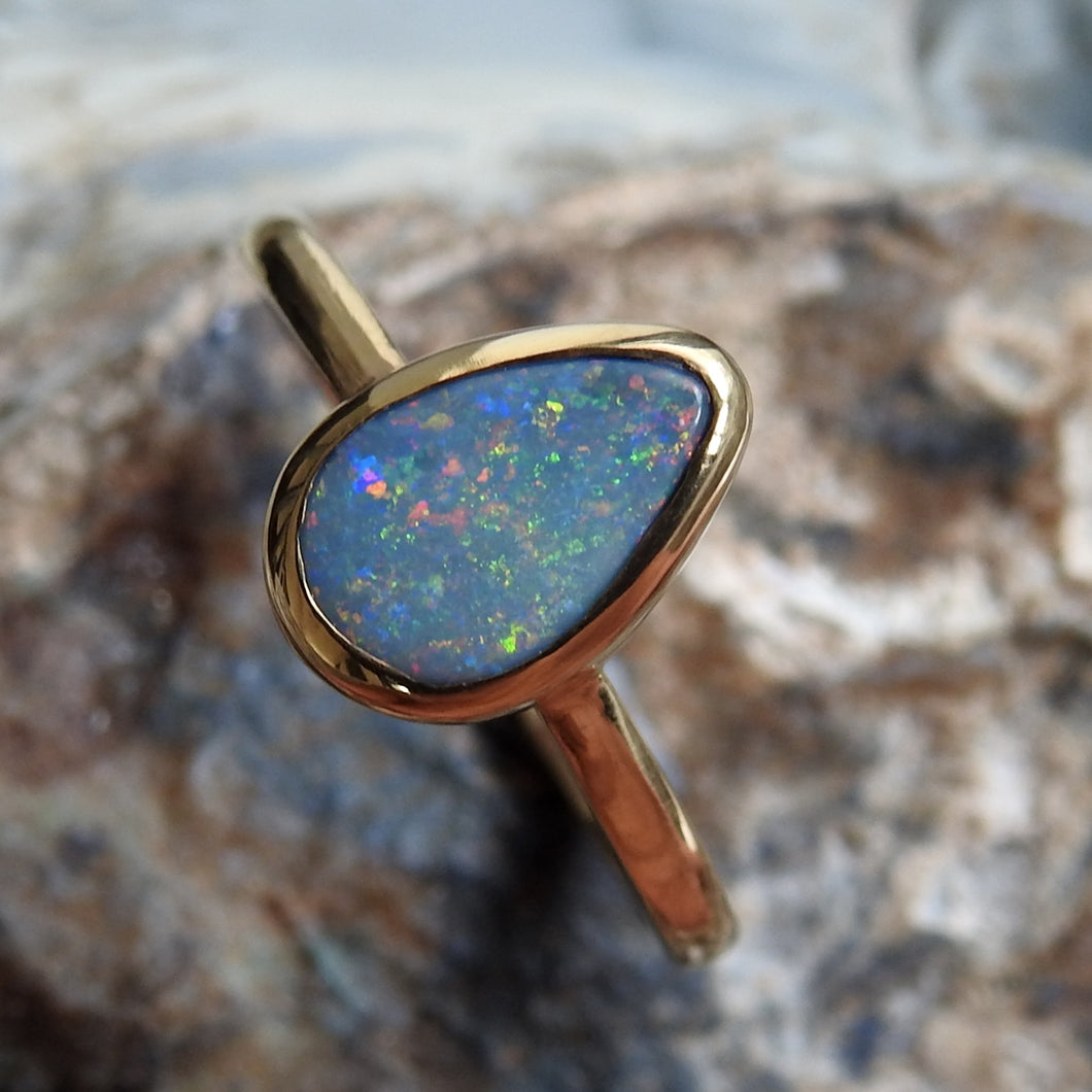 AUSTRALIAN OPAL RING